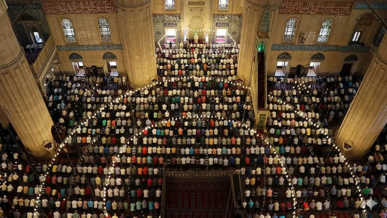 İSLAM’DA BİRLİK RUHU: CEMAAT ve NAMAZ